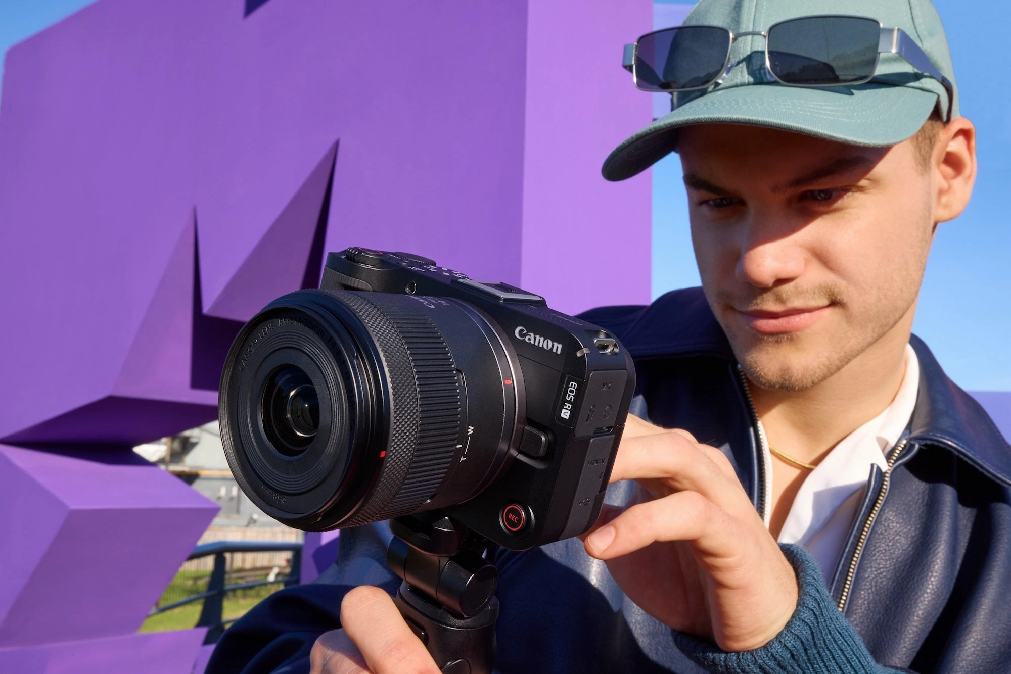 Canon EOS R50 V Mirrorless Camera with RF-S 14-30mm f/4-6.3 IS STM PZ Lens