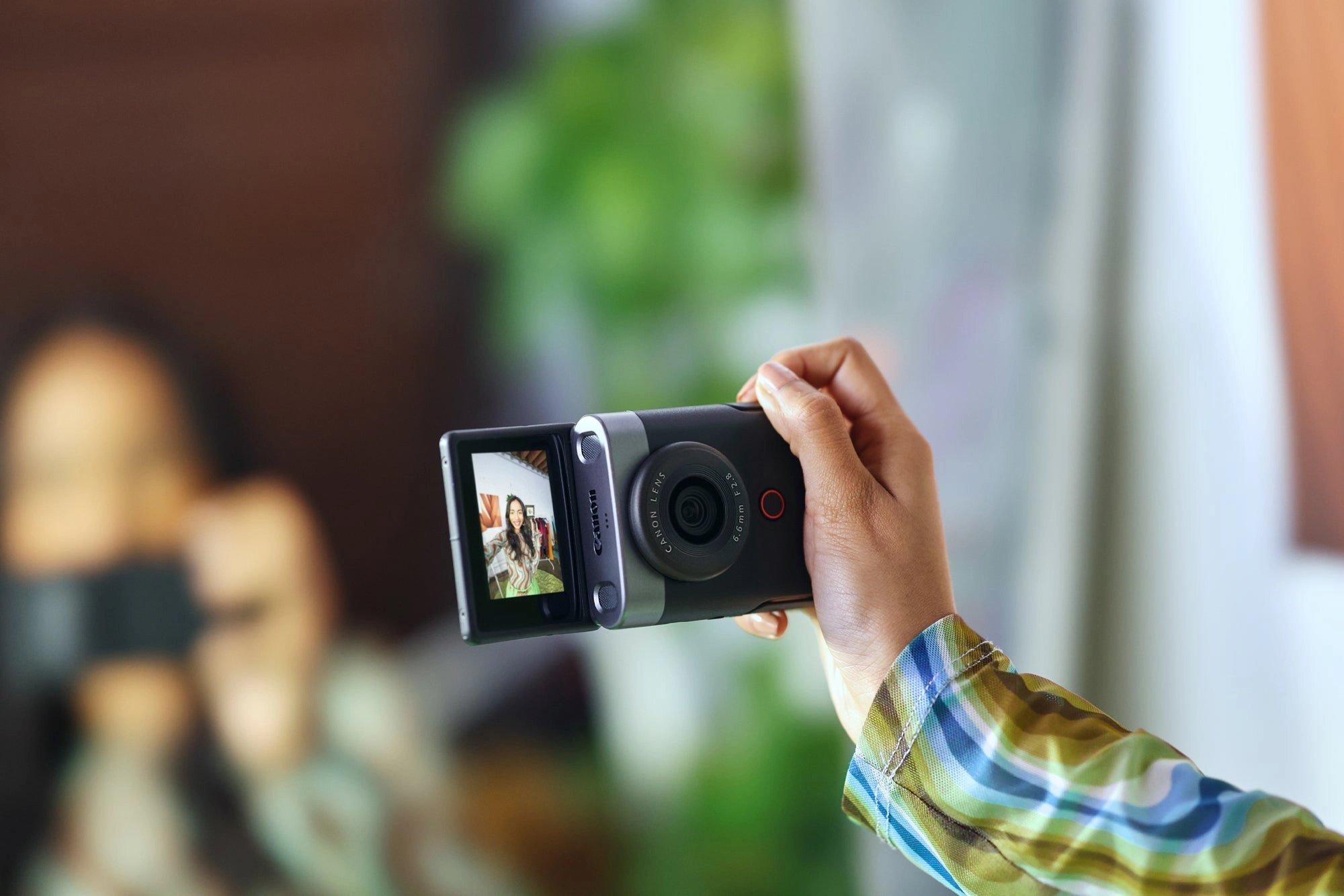 Canon PowerShot V10 Vlog Camera - Black