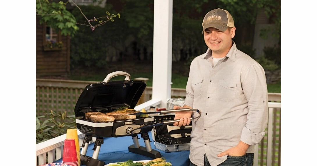 Cuisinart Petit Gourmet Tabletop Portable Gas Grill Black