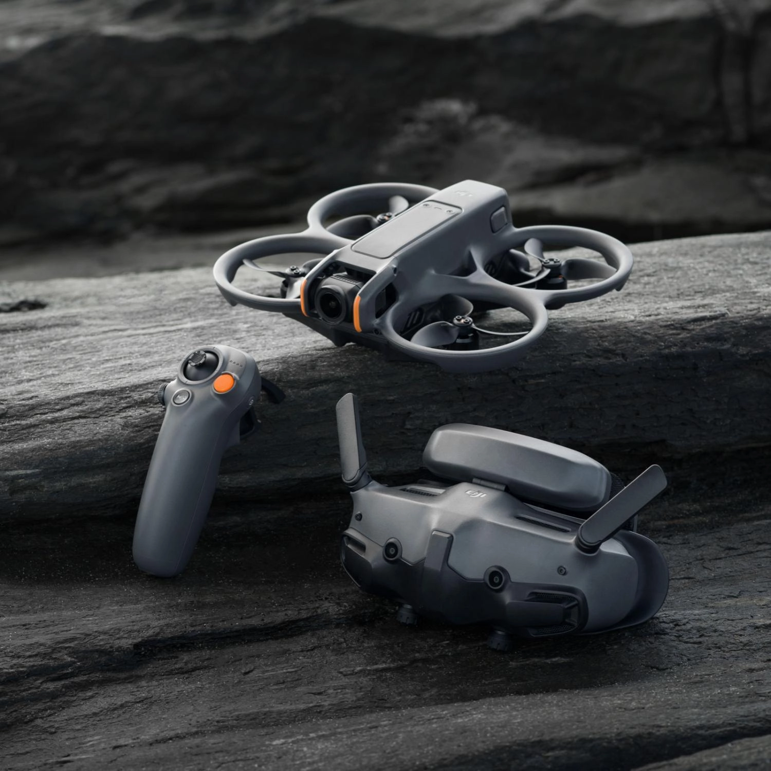 DJI Avata 2 FPV Drone Fly More Combo (1 Battery)   Goggles 3   RC Motion 3 Bundle