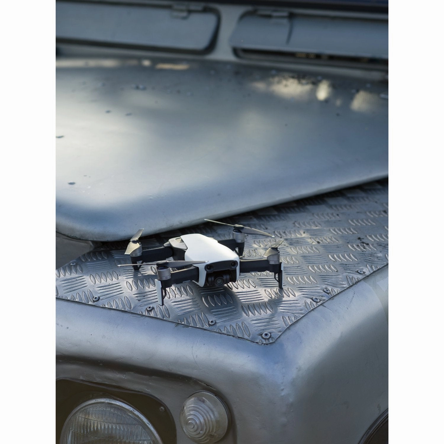 DJI Mavic Air Quadcopter Drone - Onyx Black (CP.PT.00000130.01-Refurbished)