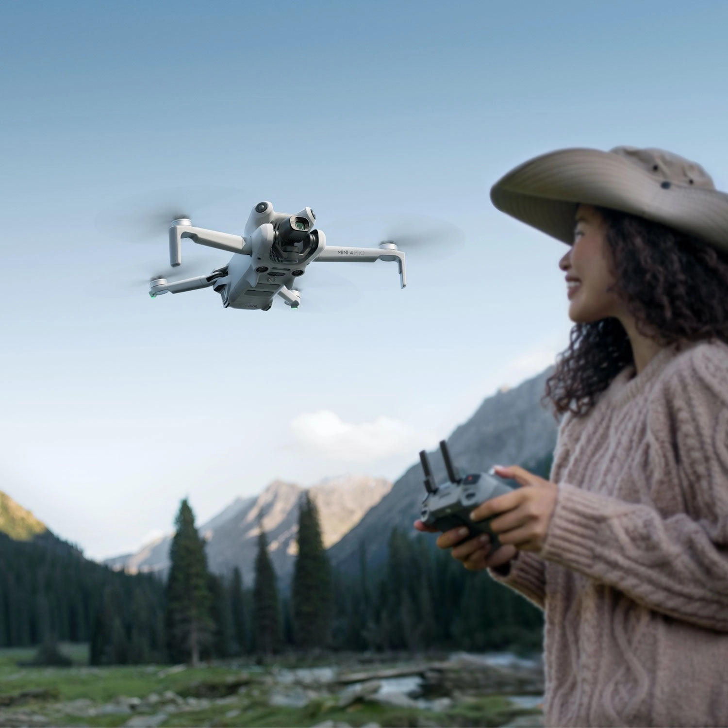 DJI Mini 4 Pro 4K HDR Drone Fly More Combo with RC 2 Remote Kit CP.MA.00000735.01