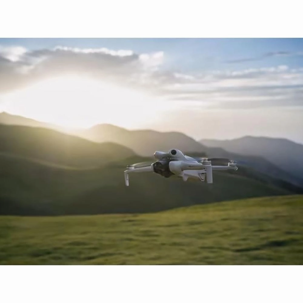 DJI Mini 4 Pro 4K HDR Folding Drone with RC 2 Remote Kit CP.MA.00000732.01