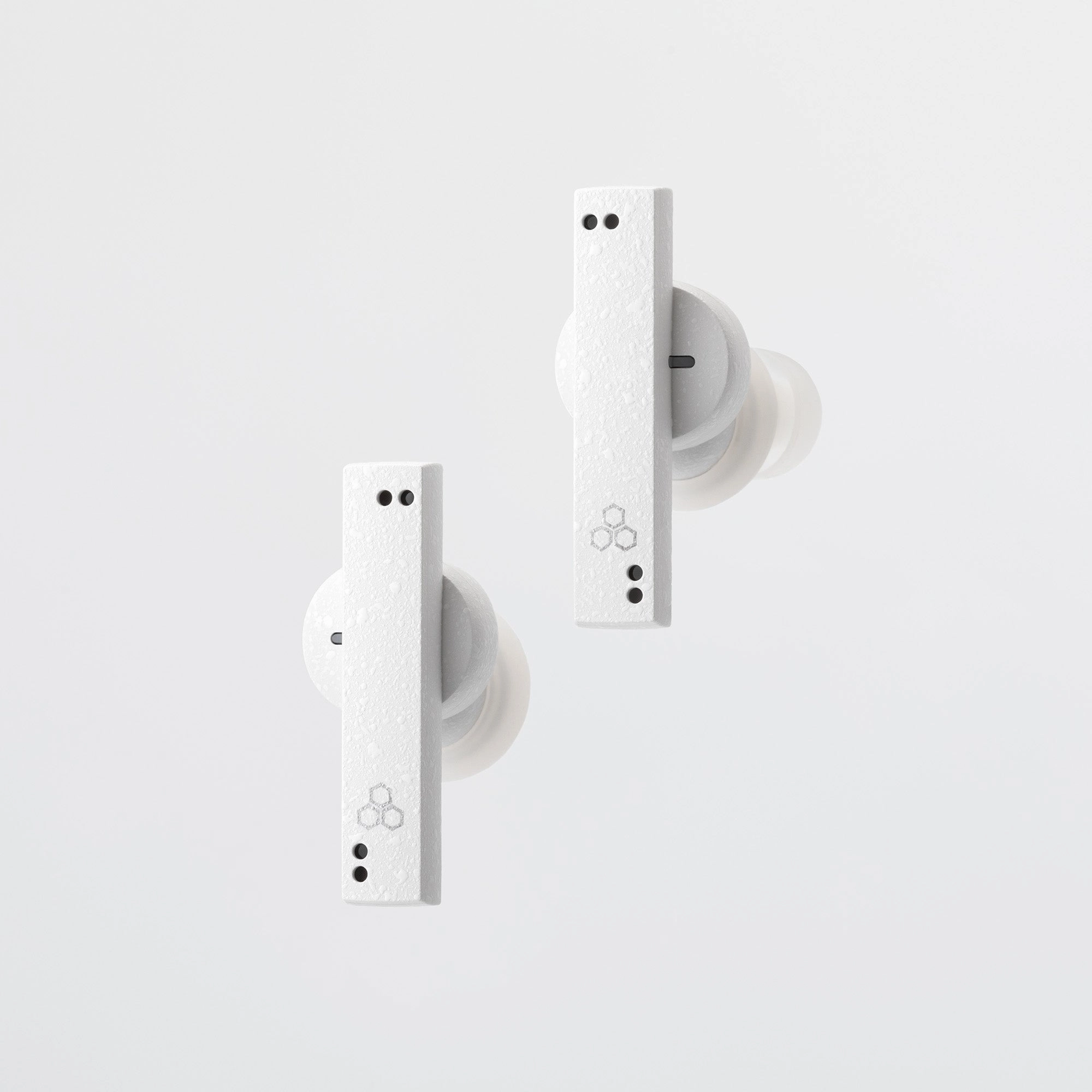 Final ZE8000 Noise-Cancelling True Wireless Earphones