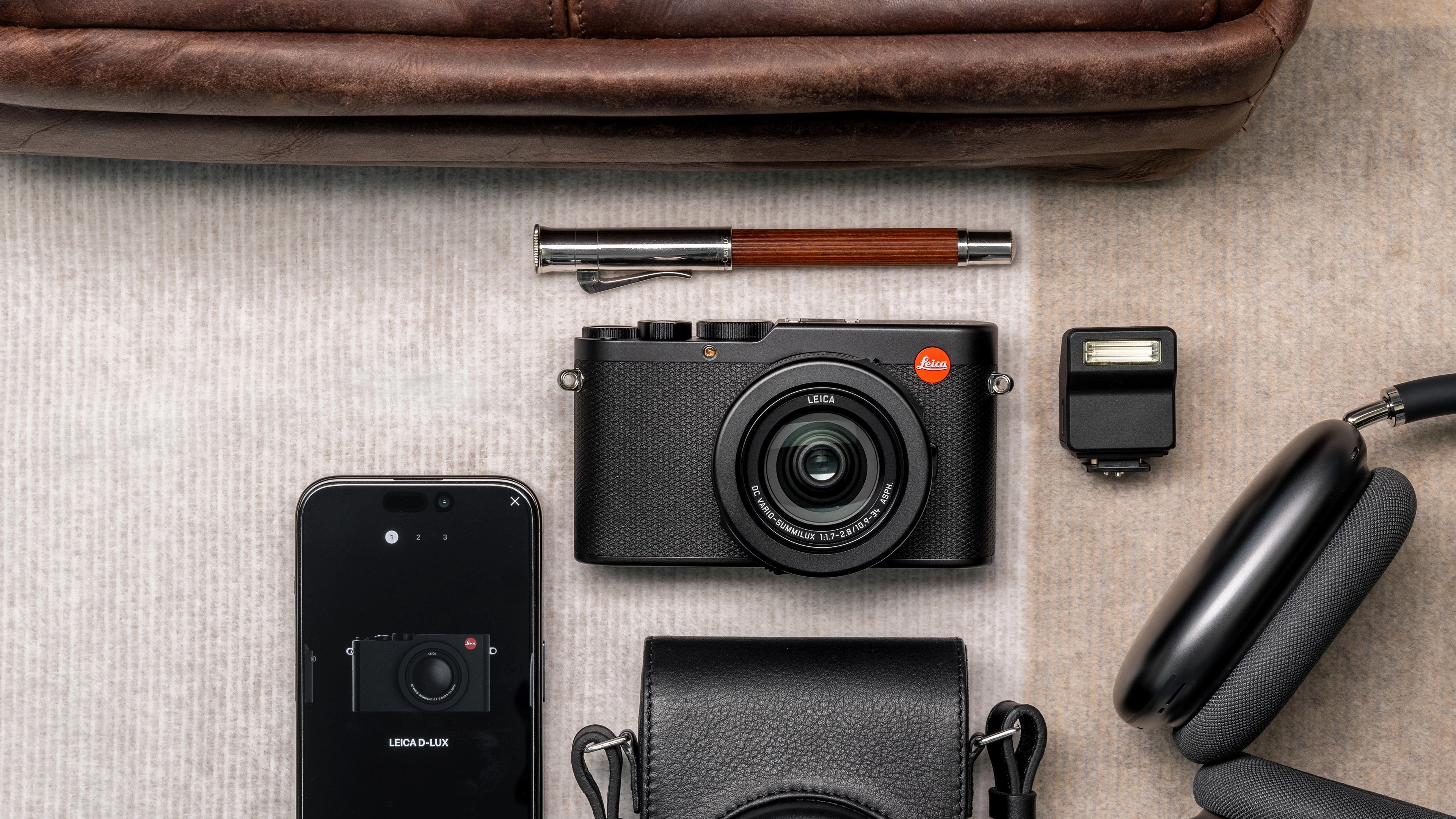 Leica D-Lux 8 Compact Camera