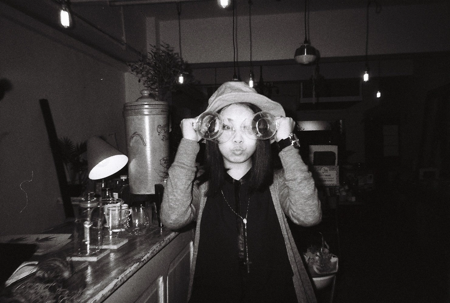 Lomography Simple Use Reloadable 35mm Film Camera - Lady Gray 400 black & white