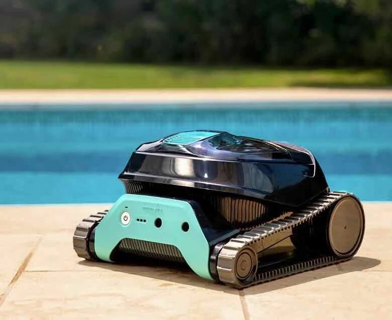 Maytronics Dolphin Liberty 200 Cordless Pool cleaner