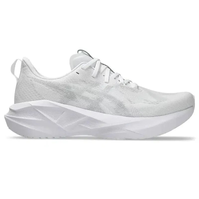 Men’s Novablast 5 Asics Clothing