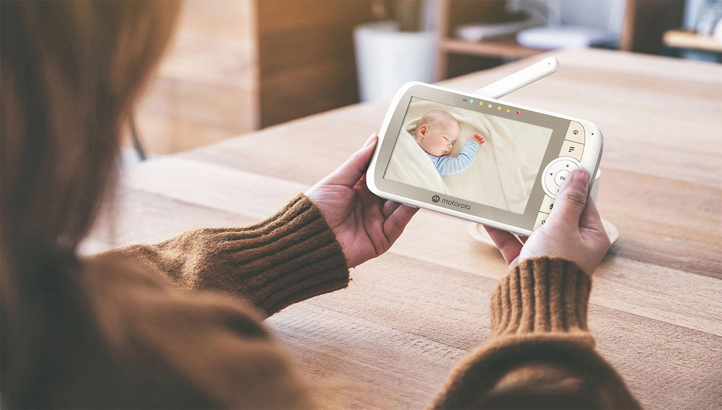 Motorola VM65 Connect 5" Connected Manual Pan/Tilt 1080p Video Baby Monitor