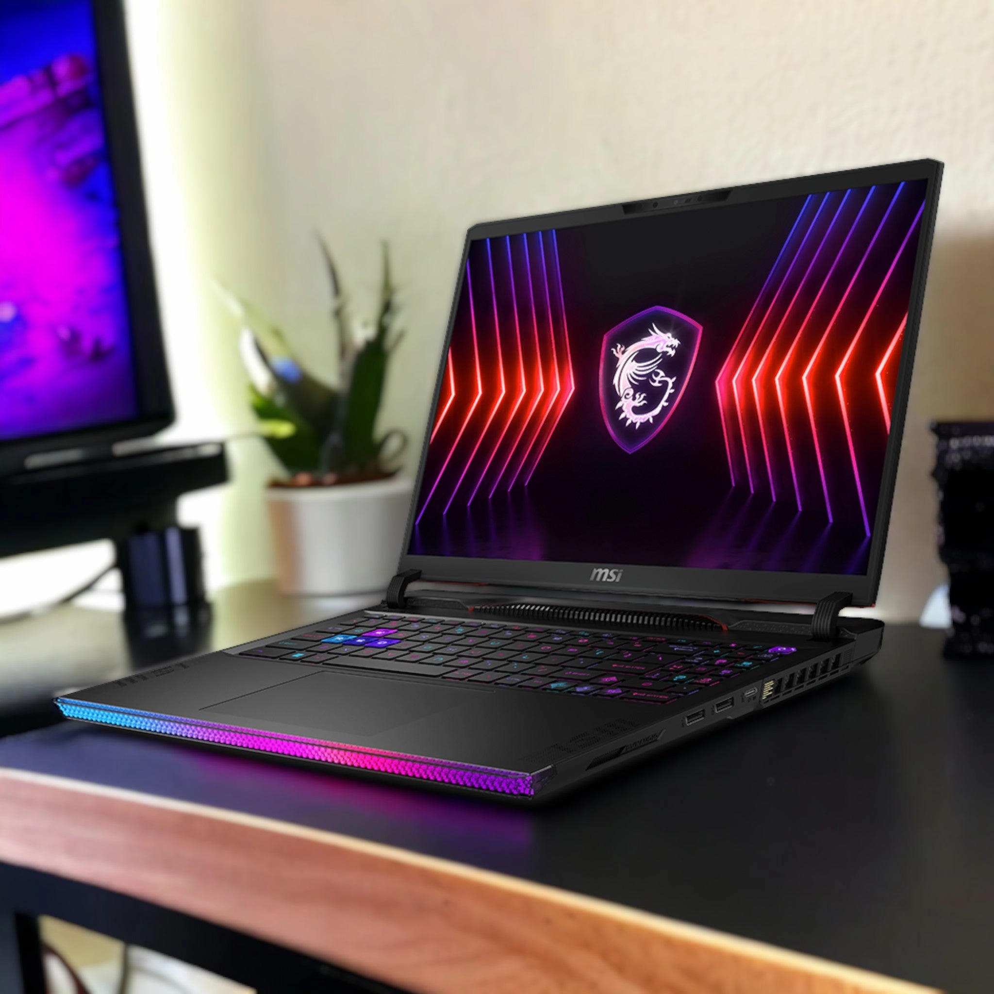 MSI Raider GE68HX 14VIG-285US Gaming Laptop