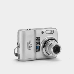 Nikon Coolpix L4 Point and Shoot Digital Camera canon
