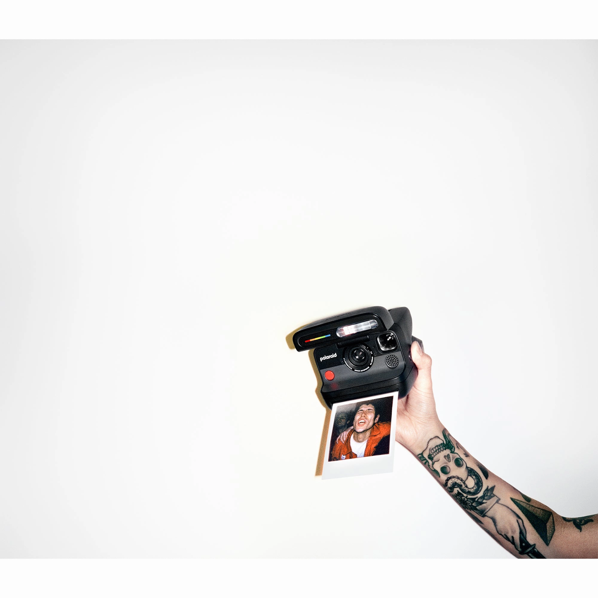 Polaroid Flip Instant Camera & Color Film Bundle (8 Photos) - Black