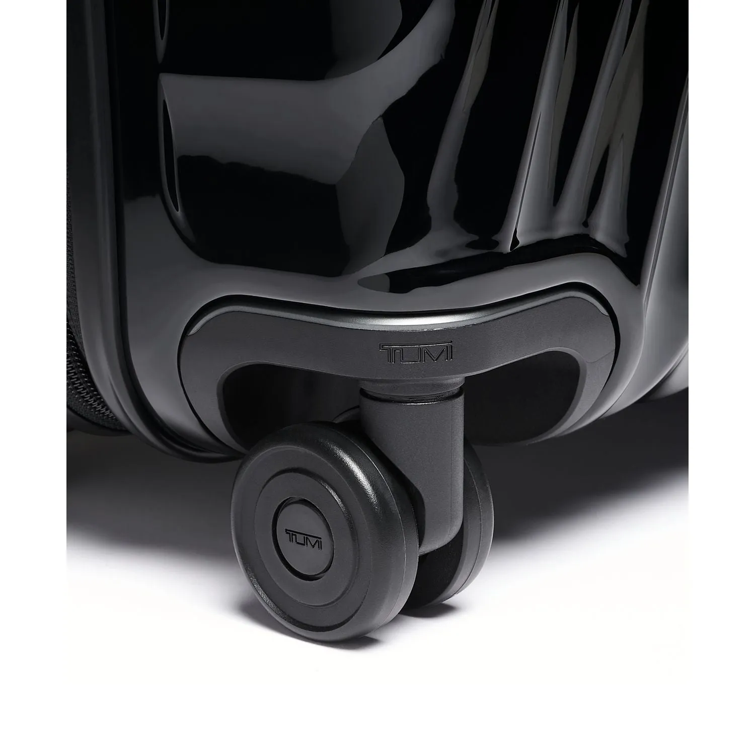 Tumi 19 Degree Continental Expandable 4-Wheel Carry-On Bags Tumi