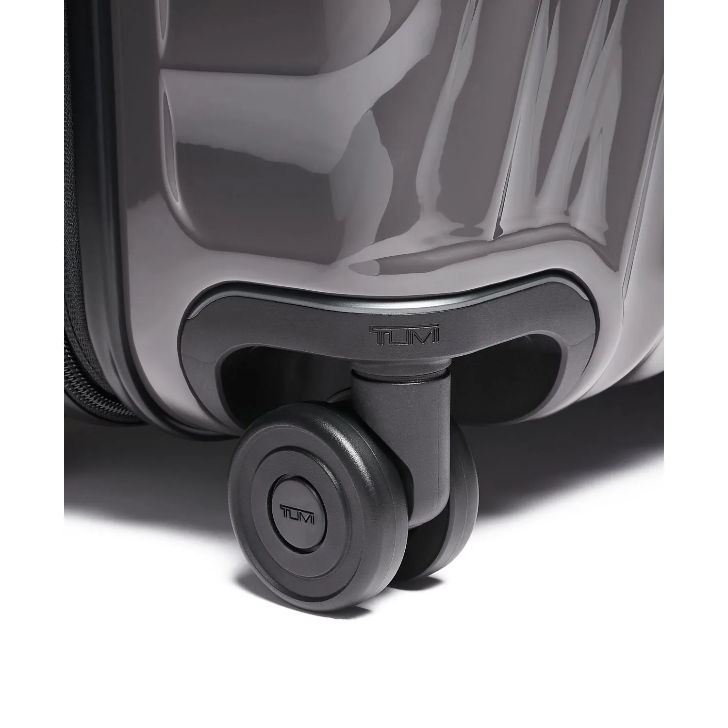 Tumi 19 Degree Extended Trip Expandable 4-Wheel Packing Case Bags Tumi