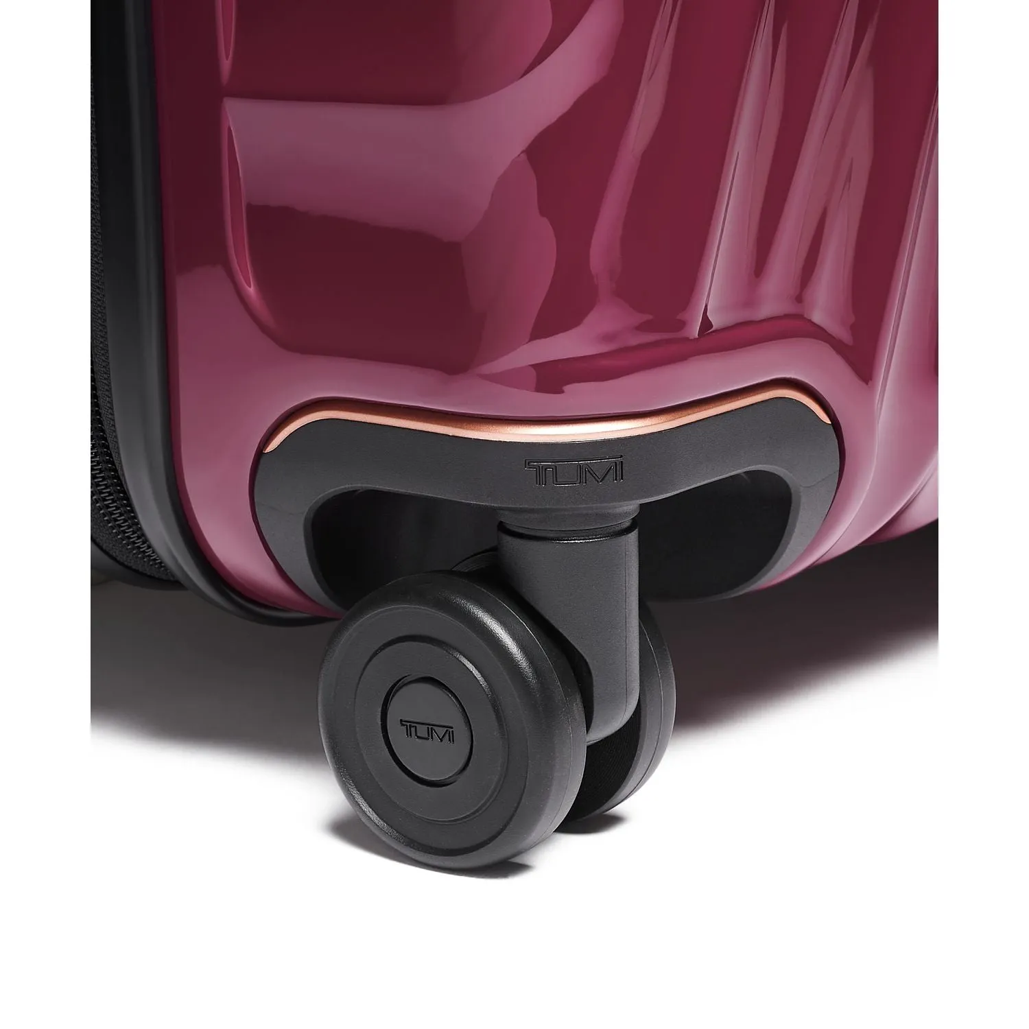 Tumi 19 Degree Extended Trip Expandable 4-Wheel Packing Case Bags Tumi