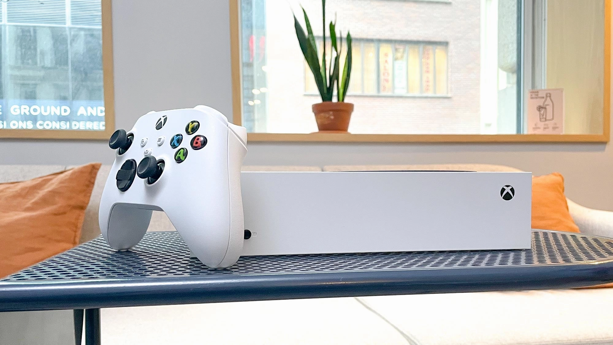 Xbox Series S 512GB Hit  Console - White