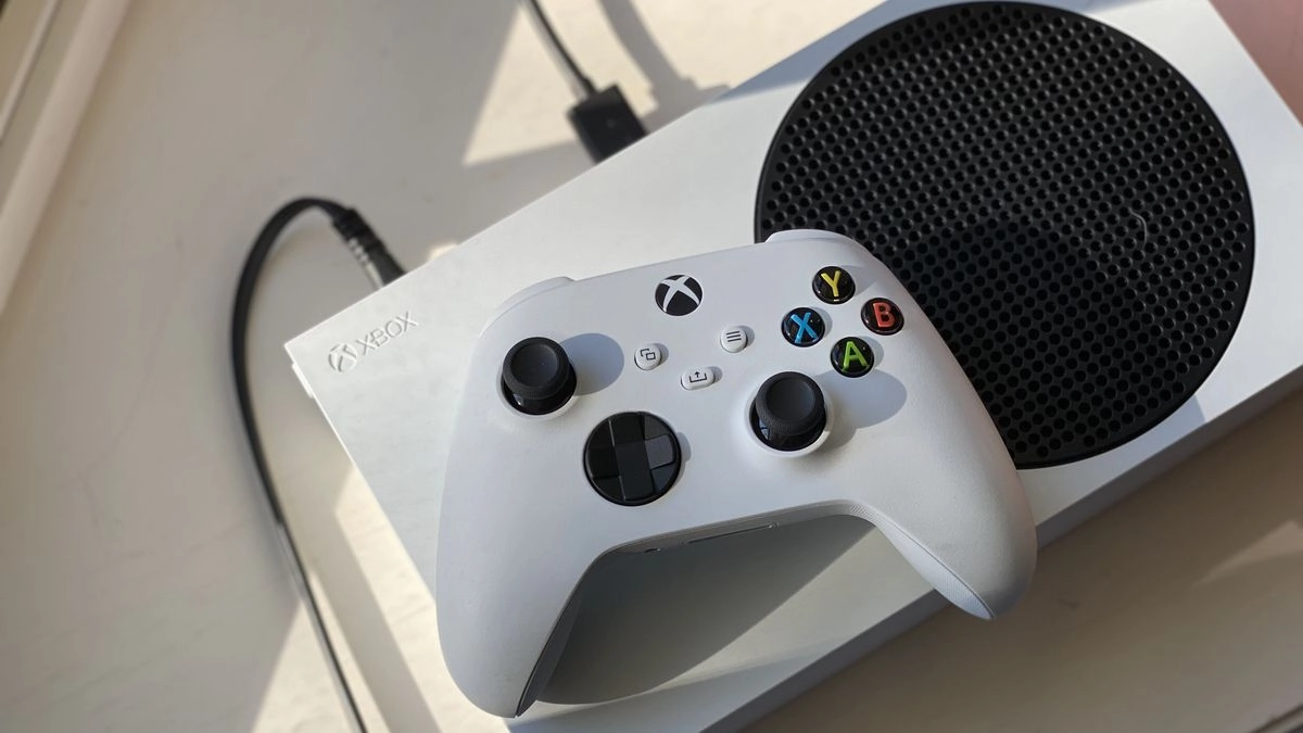 Xbox Series S 512GB Hit  Console - White